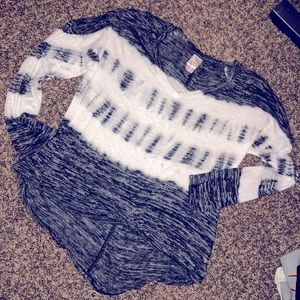 Tie Dye V Neck Tunic/ XXL
Final Price—